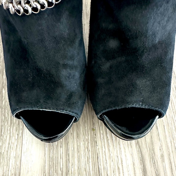 GUESS SUEDE SNAKE PRINT BOOTIES - Picture 3 of 10